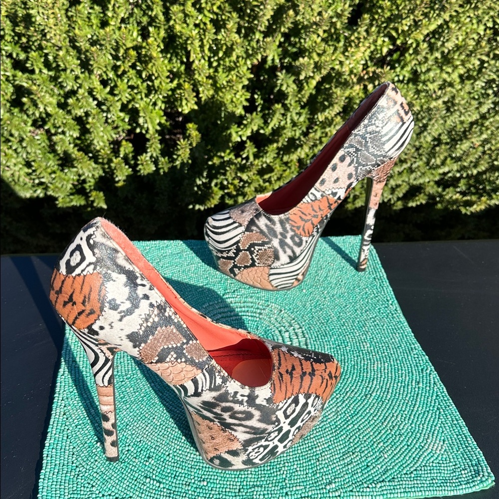 Shoe Republic LA Women's Animal Print Heels - Multicolor-size 6-used few times